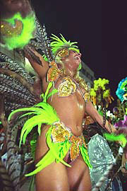 adriane_galisteu5.jpg (29454 bytes)