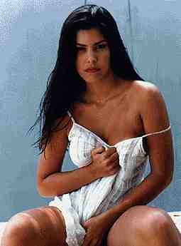 camilabravo7.jpg (7255 bytes)